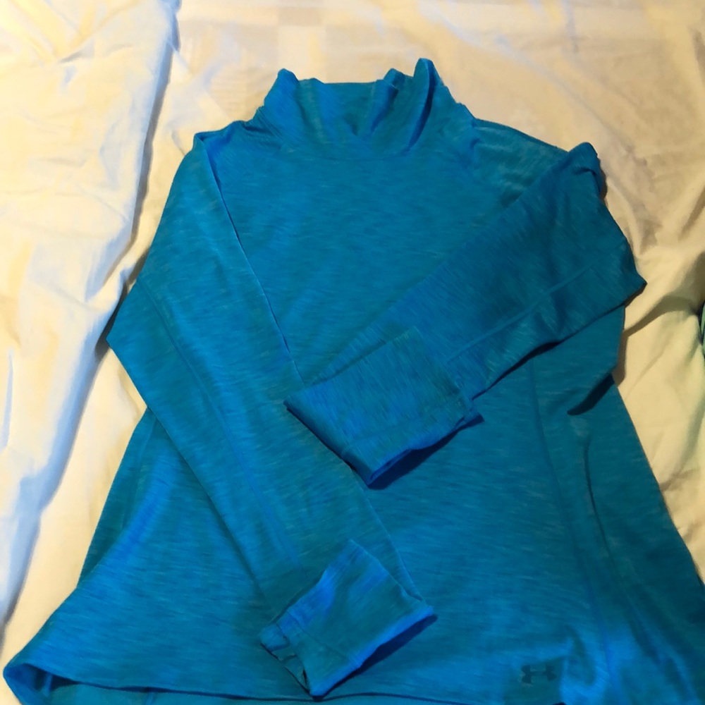 Under Armor sweatshirt